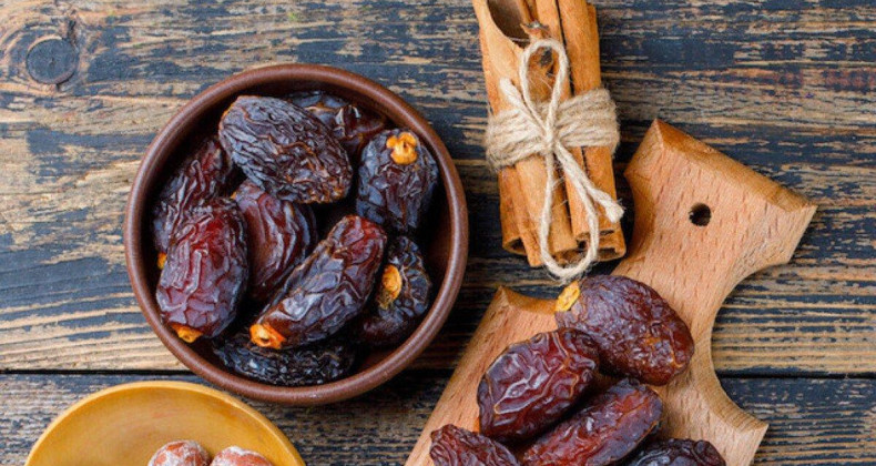 Hurma çekirdeklerini sakın çöpe atmayın! Faydasını duyanın ağzı açık kalıyor